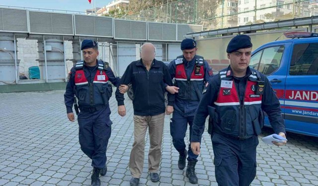 Komşuyu tüfekle tehdit eden yaşlı adam gözaltına alındı