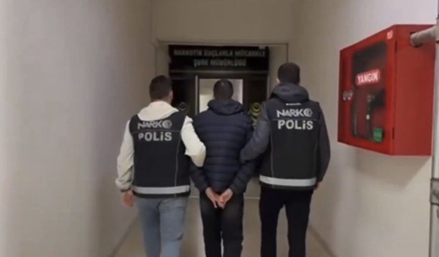 Mide ve bağırsaklarında uyuşturucu taşıyan şüpheli yakalandı