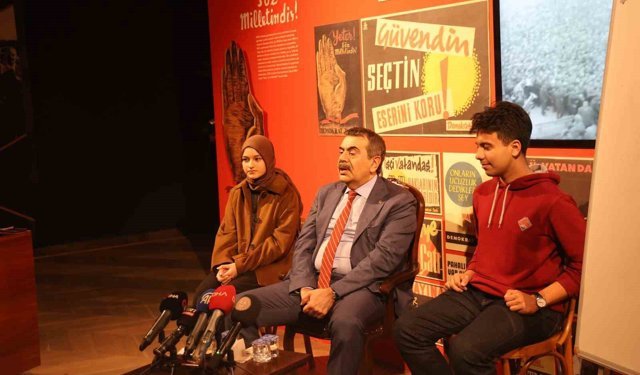 Milli Eğitim Bakanı Tekin'den Aydın'da 'Demokrasi ve Însan' dersi