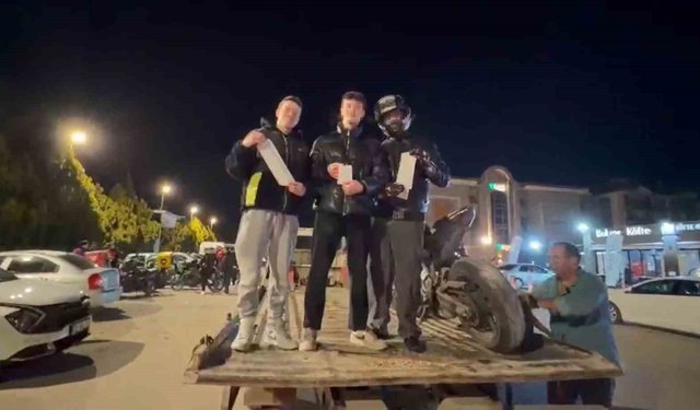 Motosikleti bağlanan sürücü 58 bin TL'lik ceza tutanağı ile poz verdi