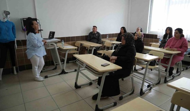 Niğde'de hasta ve yaşlı bakımı kursu istihdama kapı açıyor