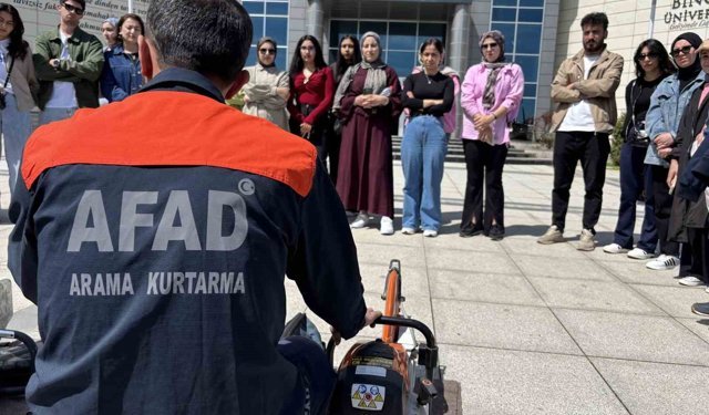 Öğrenciler AFAD gönüllülük eğitimi ile bilinçleniyor