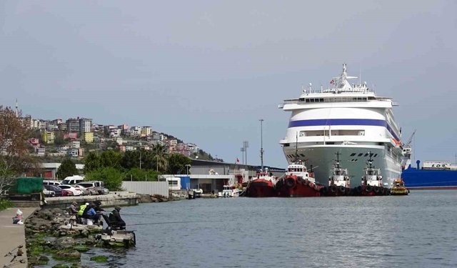 Rus turistler aylar sonra kruvaziyer ile Samsun'da