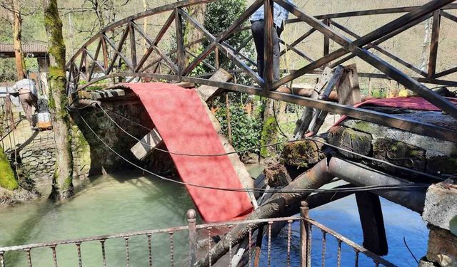 Sakarya'da dere üzerindeki asma köprü çöktü: 2 hafif yaralı