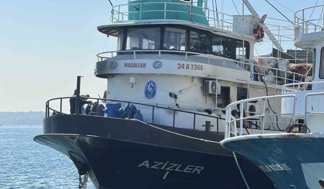 Sarıyer'de balıkçı teknesinden alevler yükseldi