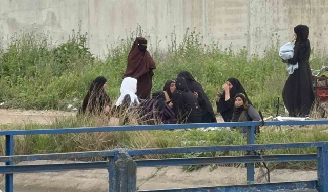 Sulama kanalına giren çocuk kayboldu, yakınları gözyaşı döktü