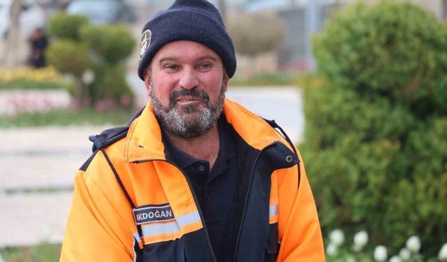 Temizlik işçisinden örnek davranış: 150 bin TL'lik altını sahibine ulaştırdı