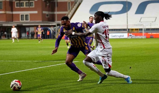 Trendyol Süper Lig: Eyüpspor: 1 - Samsunspor: 0 (İlk yarı)