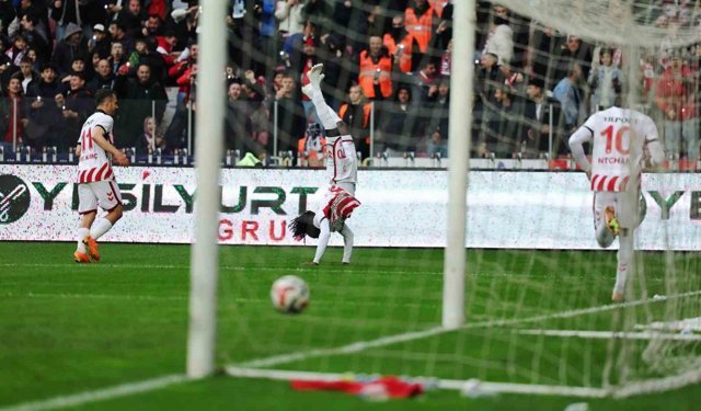 Trendyol Süper Lig: Samsunspor: 2 - Beşiktaş: 1 (Maç sonucu)
