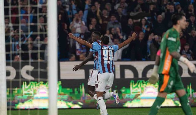 Trendyol Süper Lig: Trabzonspor: 1 - Galatasaray: 0 (İlk yarı)