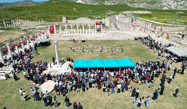 Tripolis Antik Kenti çocukların bayramına ev sahipliği yaptı