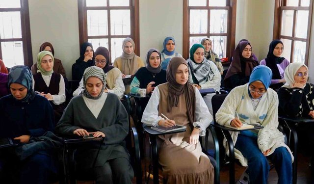 TÜRGEV, Filistin'den gelen 246 genç kıza eğitimde kapı açtı