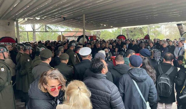 Yalçın Küçük son yolculuğuna uğurlandı