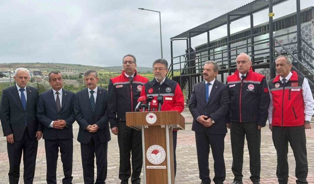 Bakan Yumaklı: 'Büyükbaş kurbanlıklarda 1 milyon 202 bin, küçükbaşlarda ise 3 milyon 761 bin sayısındayız'