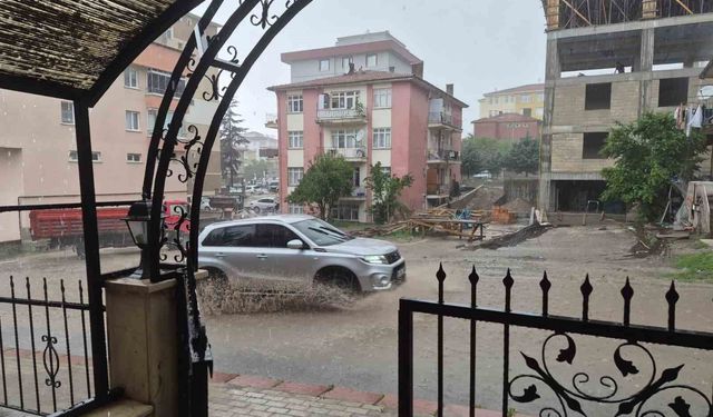 Başkent'te sokaklar göle döndü