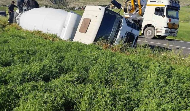Beton mikseri devrildi: 1 yaralı