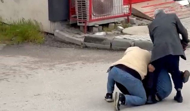 Bolu'da sokak ortasında kavga