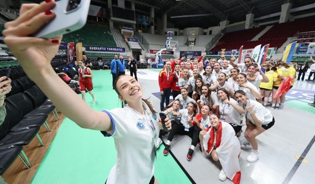 Bursa'da spor şenliklerinde kardeşlik rüzgarı