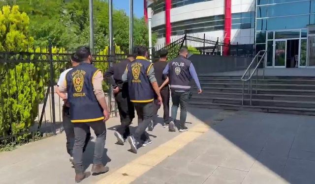 Çaldıkları paralarla dövme yapmışlar