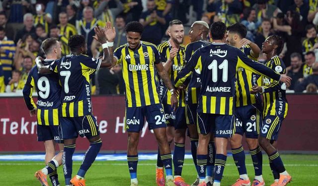 Fenerbahçe'nin şampiyonluk hasreti 12 yıla çıktı, sezonu 1 kupayla kapattı