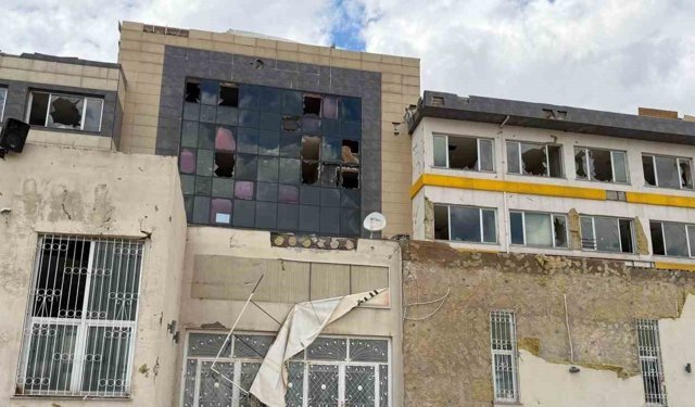 Gaziantep'teki 'süper hücre' okulda ağır hasara neden oldu