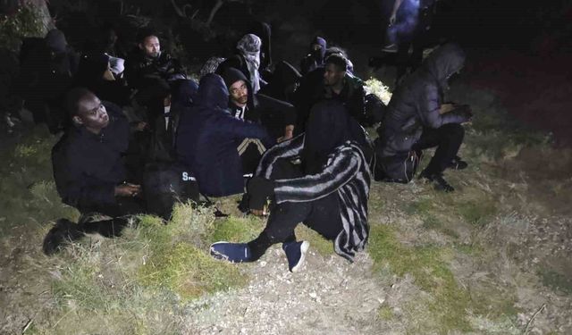 İzmir'de 3'ü çocuk 29 düzensiz göçmen yakalandı