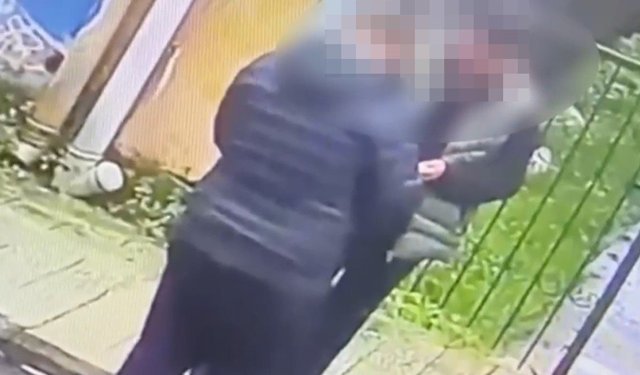 Kamera karşısında uyuşturucu satan zehir taciri yakalandı