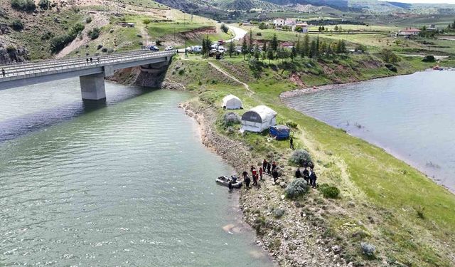 Kızılırmak'a düşen genci arama çalışması devam ediyor