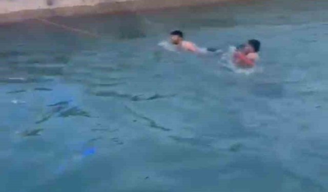 Şanlıurfa'da otomobil sulama kanalına devrildi: 2 kadını vatandaşlar kurtardı