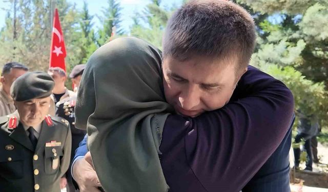 Şehit annesinden yürek burkan sözler: 'Gelmesem küstü zannediyorum'