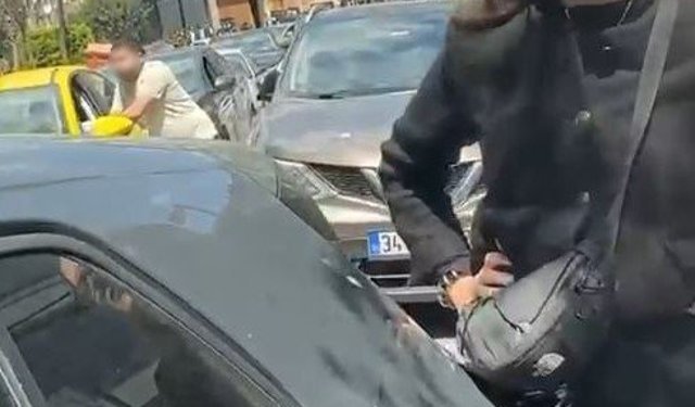 Şişli'de park yeri kavgası trafiği felç etti