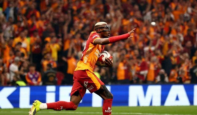 Victor Osimhen bu sezonki gol sayısını 22'ye çıkardı