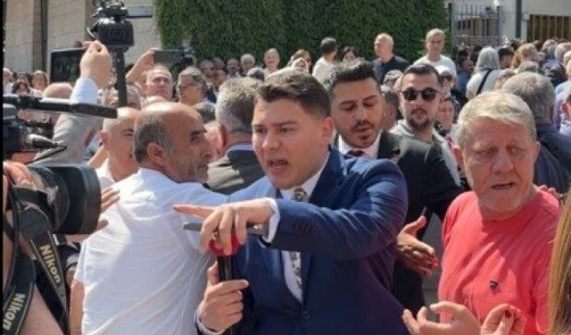 Özgür Özel ve Kılıçdaroğlu Destekçileri TBMM’de Karşı Karşıya Geldi
