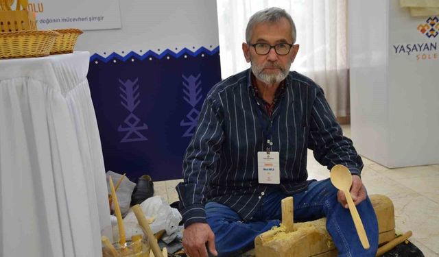 55 yıldır şimşir ağacından tahta kaşık yapıyor