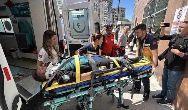 Aladağlar'da mahsur kalan dağcı ve eşi helikopterle kurtarıldı