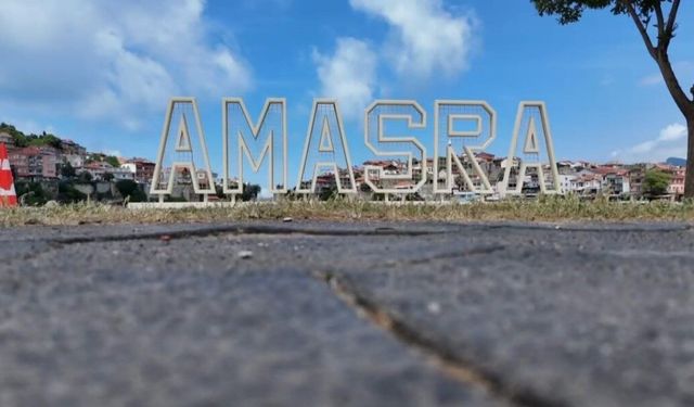 Amasra'ya ışıklı tabela