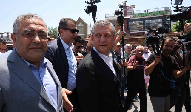 CHP Grup Başkanı Özel, Selahattin Demirtaş'ın selamını Diyarbakırlılara iletti