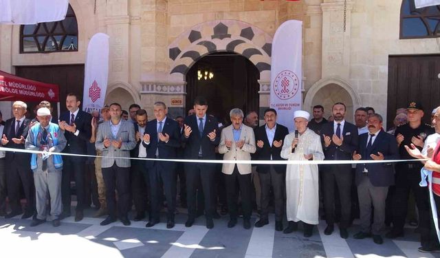 Depremde hasar gören Kilis Ulu Cami ile Şurahbil Bin Hasene Cami ve Türbesi yeniden ibadete açıldı