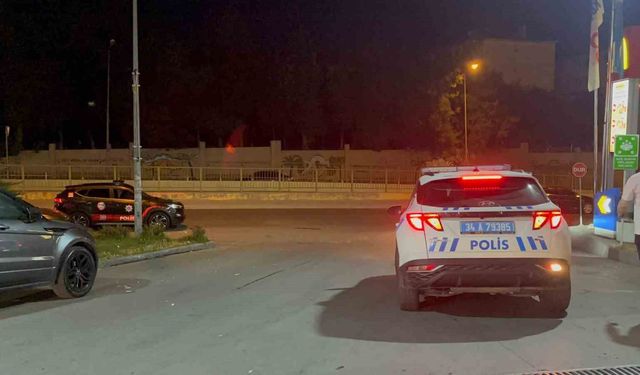 Eyüpsultan'da motosikletlilere silahlı saldırı: 3 yaralı