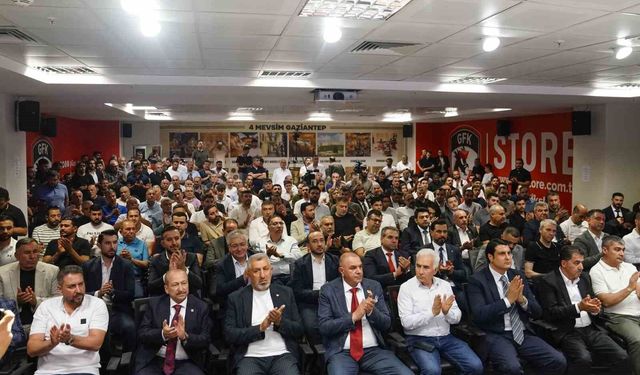 Gaziantep FK'da Başkan Memik Yılmaz güven tazeledi