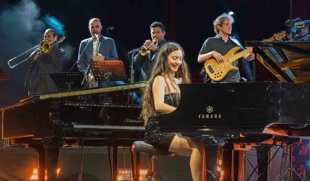 Genç Türk Müzisyen Su Yavuz, Türkiye'deki ilk konserini verdi