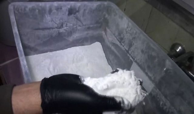 Güngören'de 247 bin 500 sentetik ecza hap ele geçirildi: 9 gözaltı