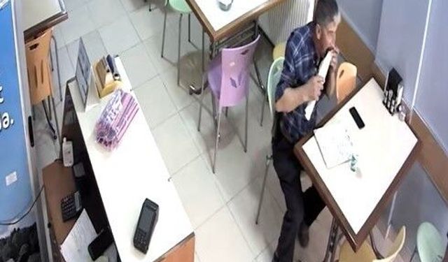 Heimlich manevrası ile boğulmaktan kurtuldu