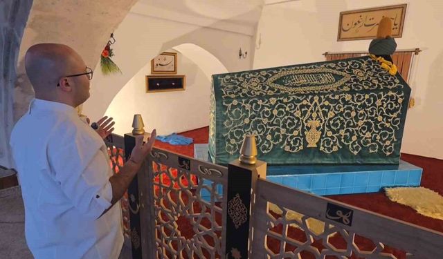 Kütahya'da Ergun Çelebi Hazretleri'nin kabrinde düzenleme