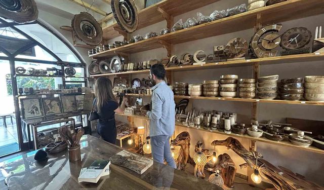 Van'da ömrünü tamamlamış ceviz ağaçları dekoratif ürünlere dönüşüyor