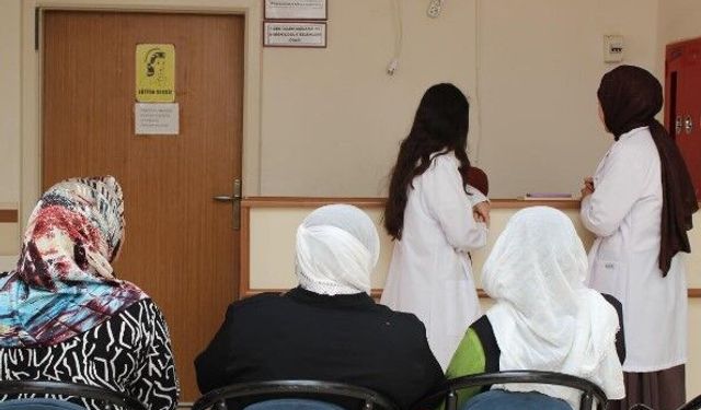 Gezici Mamografi Aracı Midyat'ın Kırsalında Kadınlara Ücretsiz Kanser Taraması Ulaştırıyor