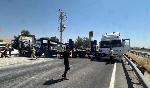Mardiin'de İki TIR Çarpıştı: 1 Kişi Hafif Yaralandı