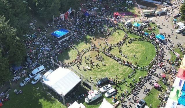 2 bin rakımlı festivalde horon coşkusu