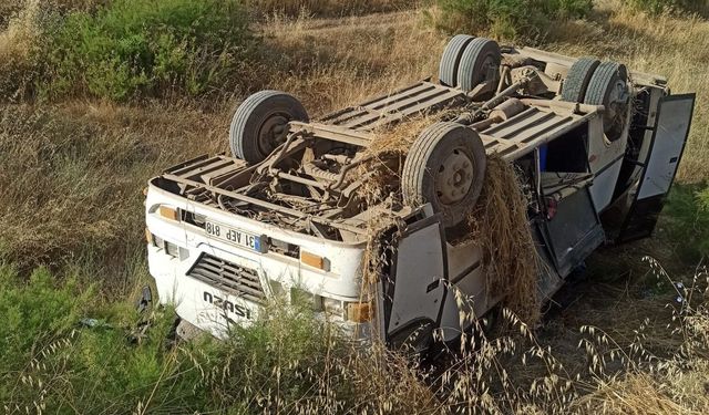 Amasya'da tarım işçilerini taşıyan midibüs devrildi: 16 yaralı