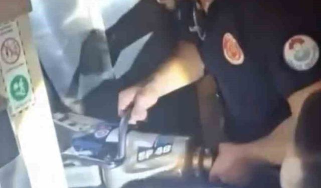Asansörde mahsur kalan 9 kişi operasyonla kurtarıldı
